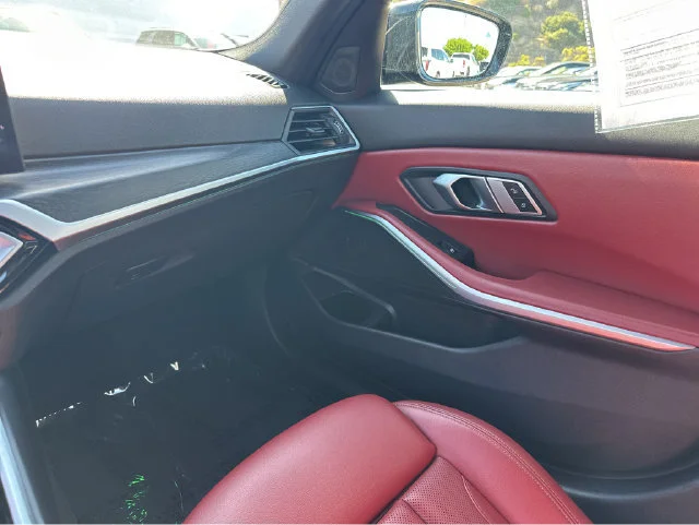 2023 BMW 3 Series 330i - Photo 18