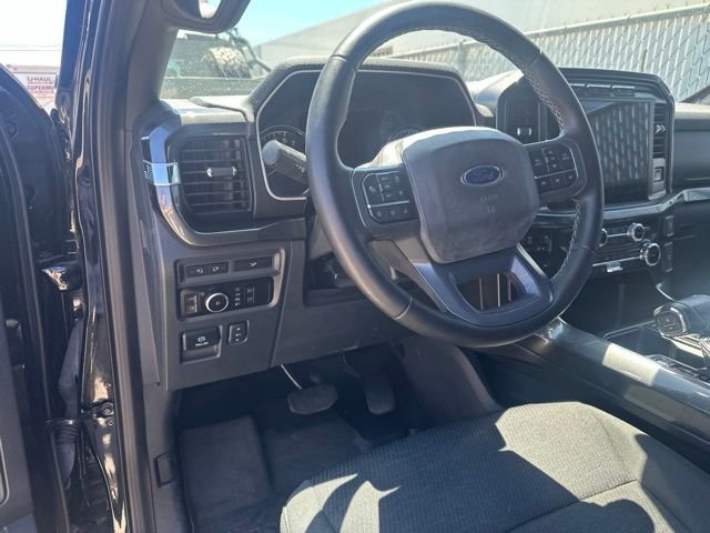 Used 2023 Black Ford XLT image 16