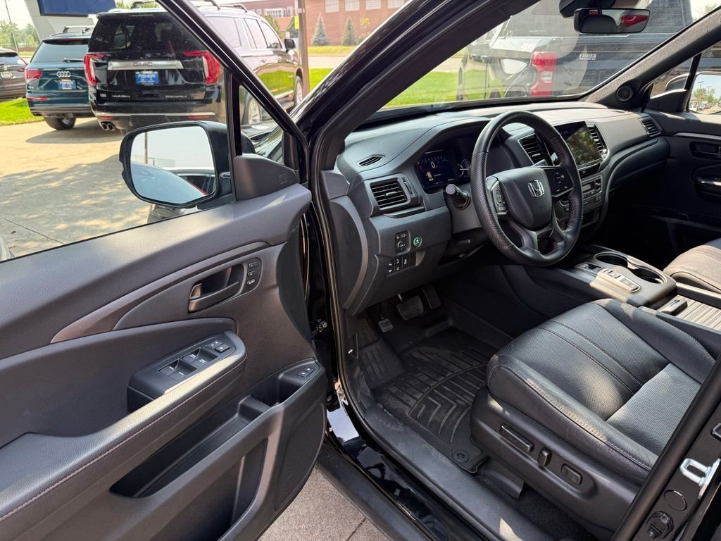 Used 2023 Obsidian Blue Pearl Honda TrailSport image 11