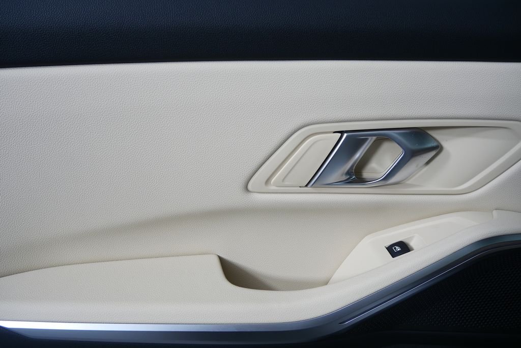 Used 2026 Alpine White BMW 330i image 14