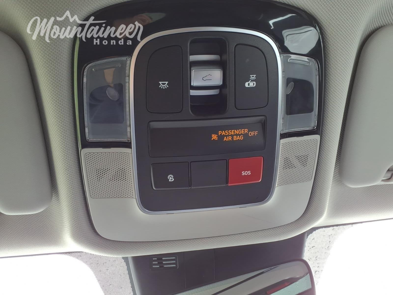 Used 2022 Phantom Black Hyundai Limited image 30
