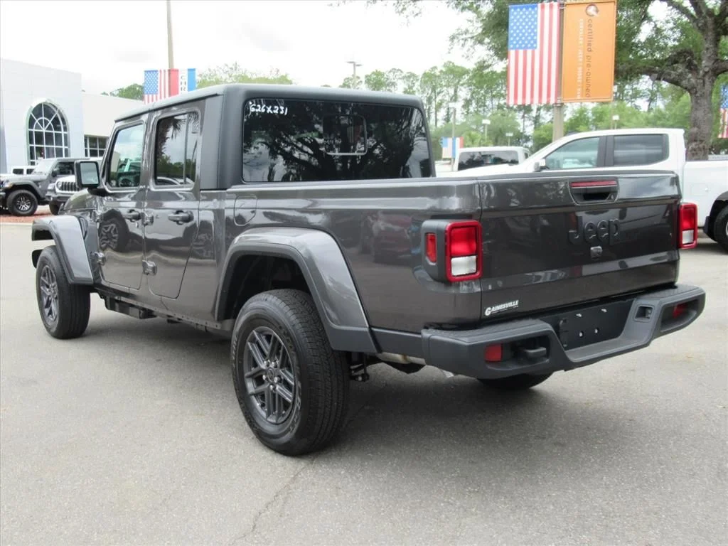 New 2026 Granite Crystal Metallic Clear-Coat Exterior Paint Jeep Sport S image 5