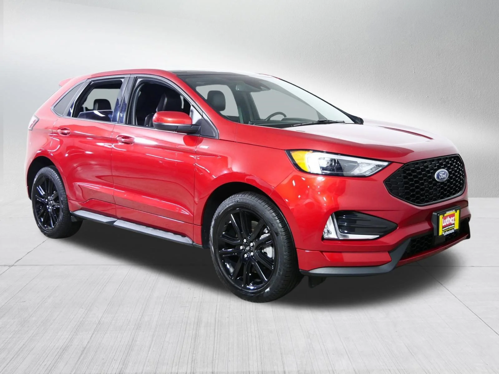 2024 Ford Edge ST-Line AWD's photo