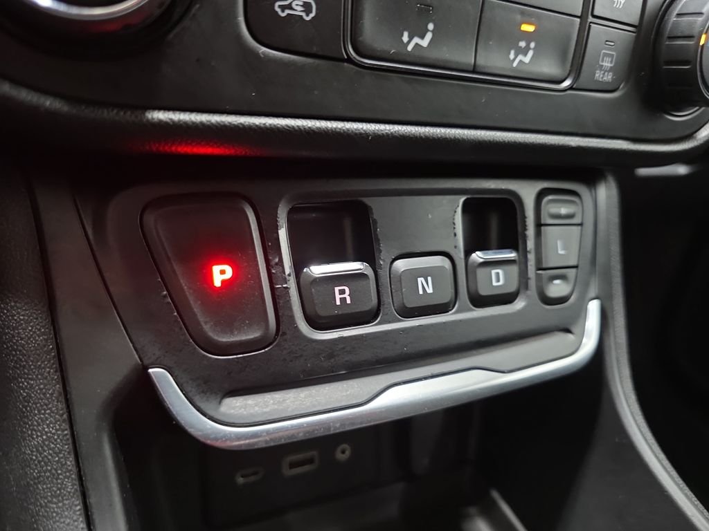 Used 2019 Ebony Twilight Metallic GMC SLE image 23