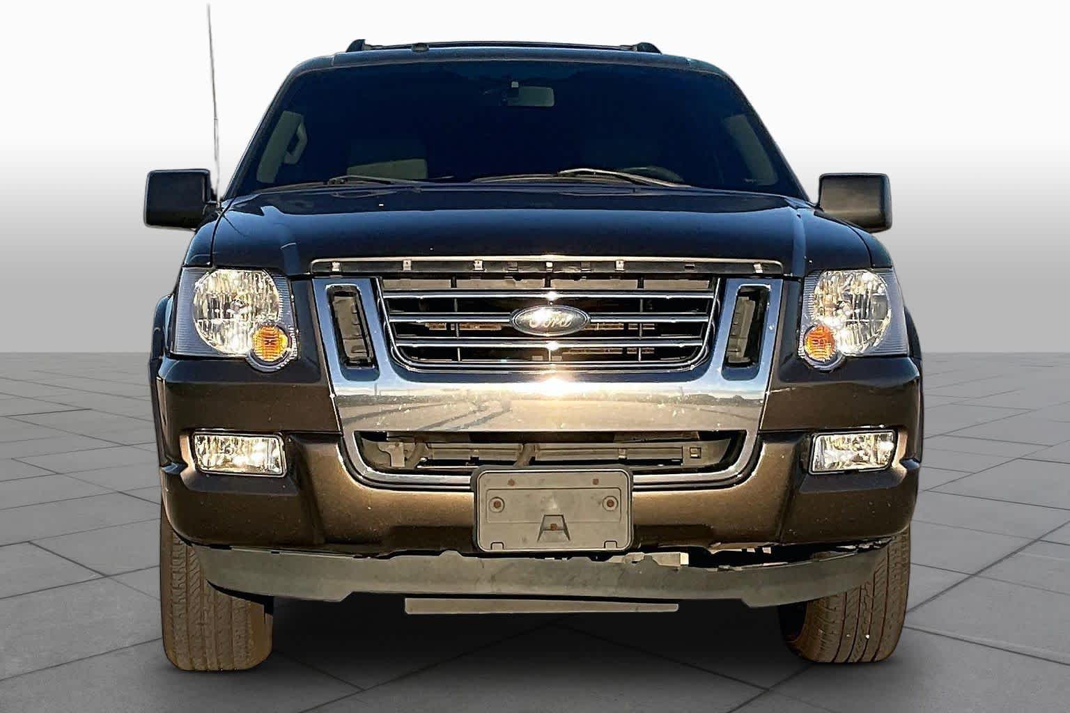 Used 2008 Black Ford XLT image 2