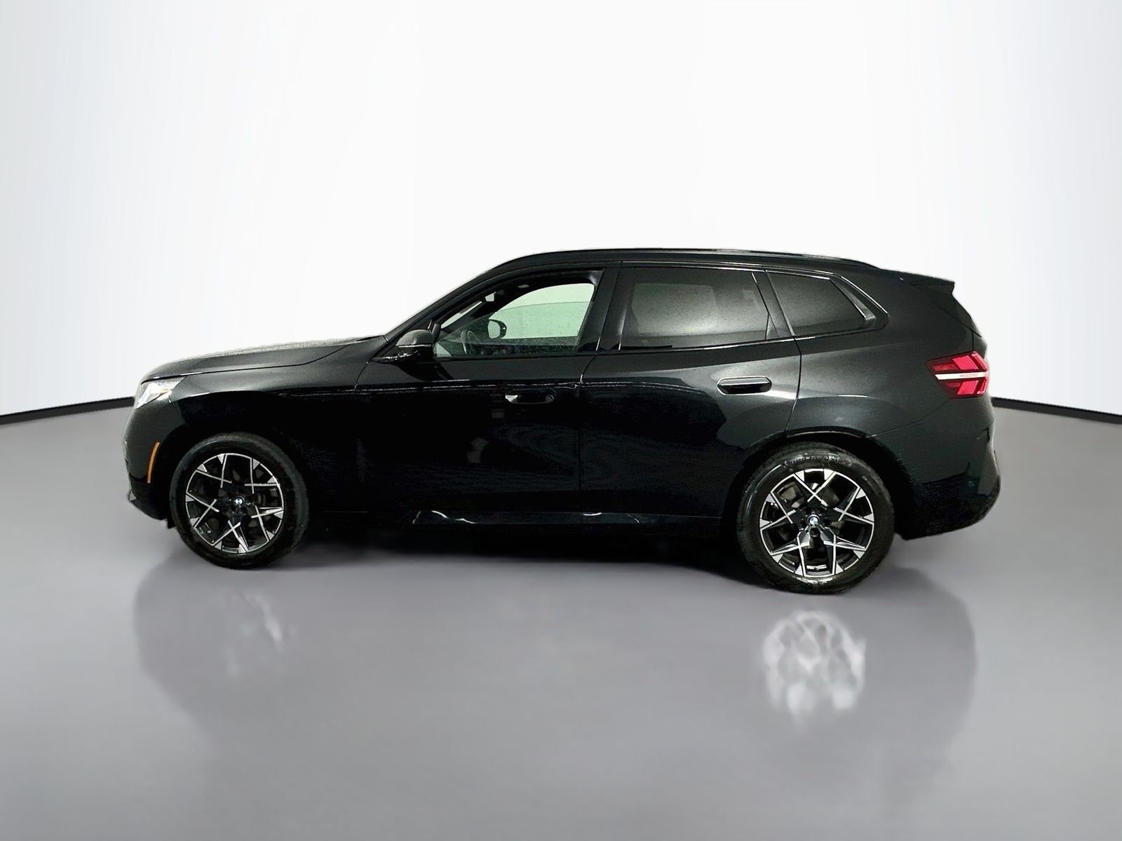 Used 2025 Black Sapphire Metallic BMW 30 xDrive image 4