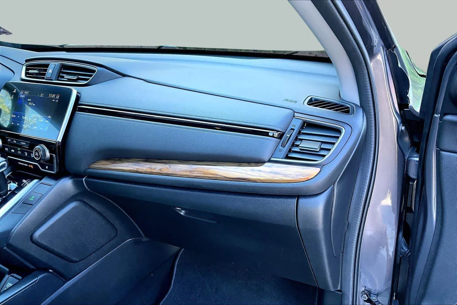 Used 2018 Modern Steel Metallic Honda EX-L image 18