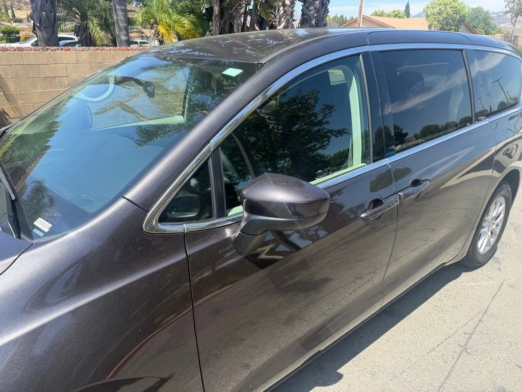Used 2022 Gray Chrysler LX image 6