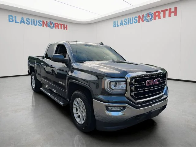 Used 2017 Gray GMC SLE image 3