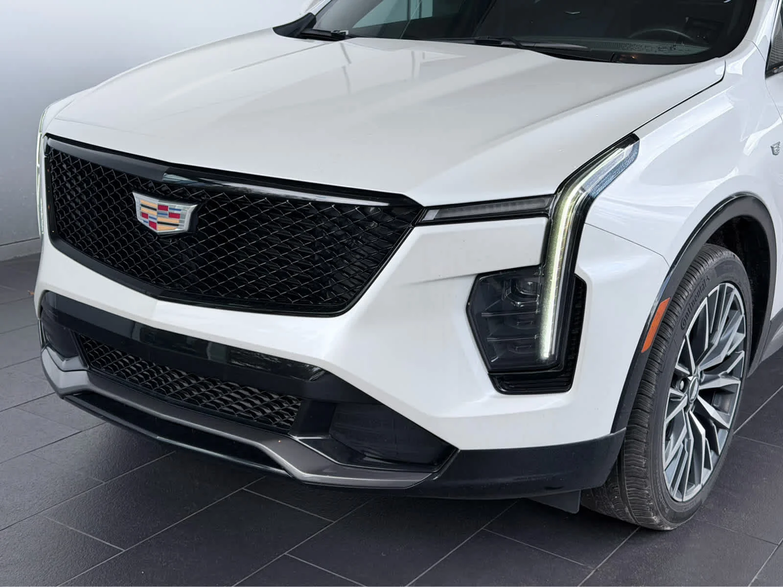 Certified Used 2024 Crystal White Tricoat Cadillac Sport image 8