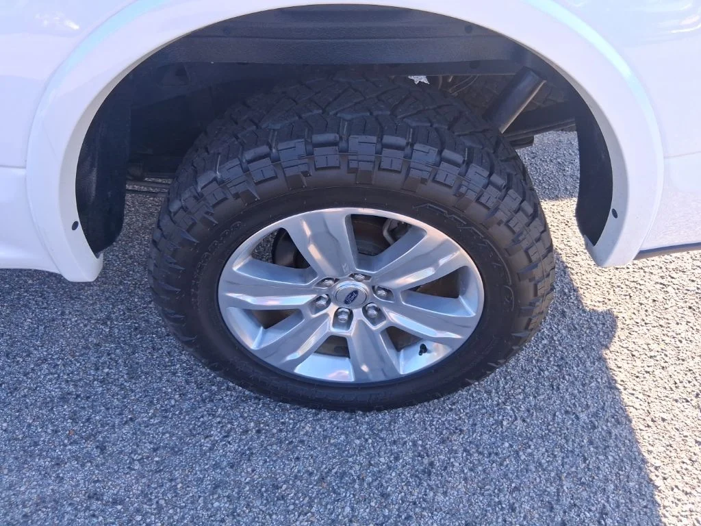 Used 2017 White Ford Platinum image 11