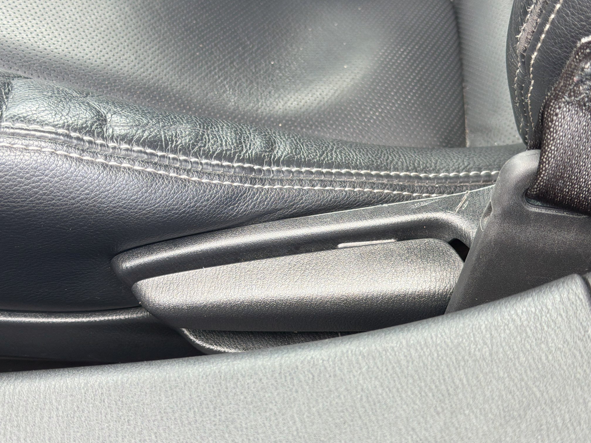 Used 2025 Deep Crystal Blue Mica Mazda Grand Touring image 22