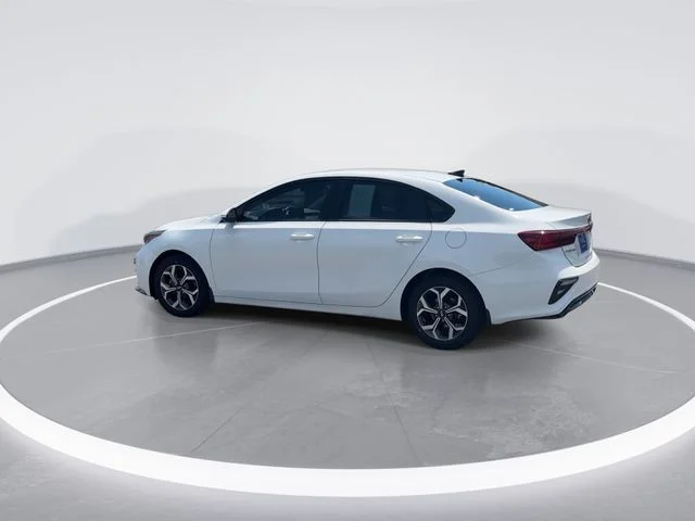 Used 2021 White Kia LXS image 5