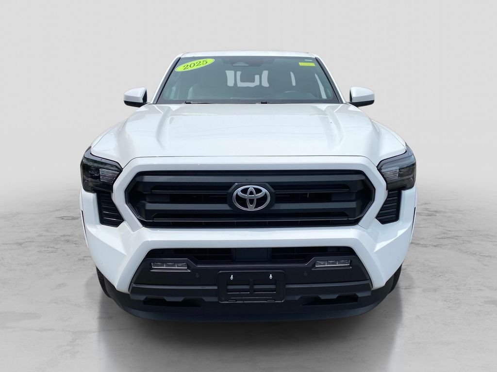 Used 2025 White Toyota SR5 image 10