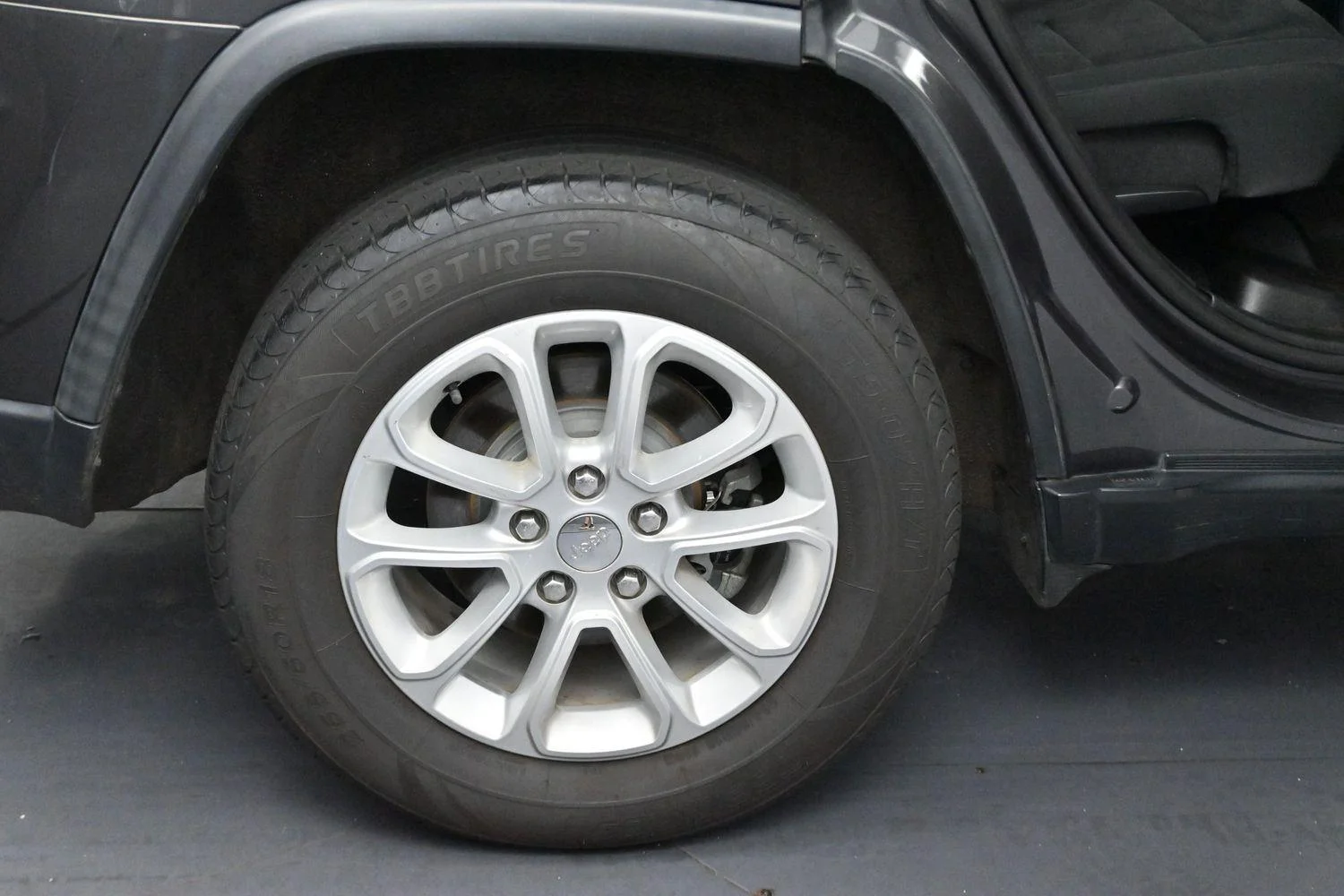 Used 2016  Jeep  image 29