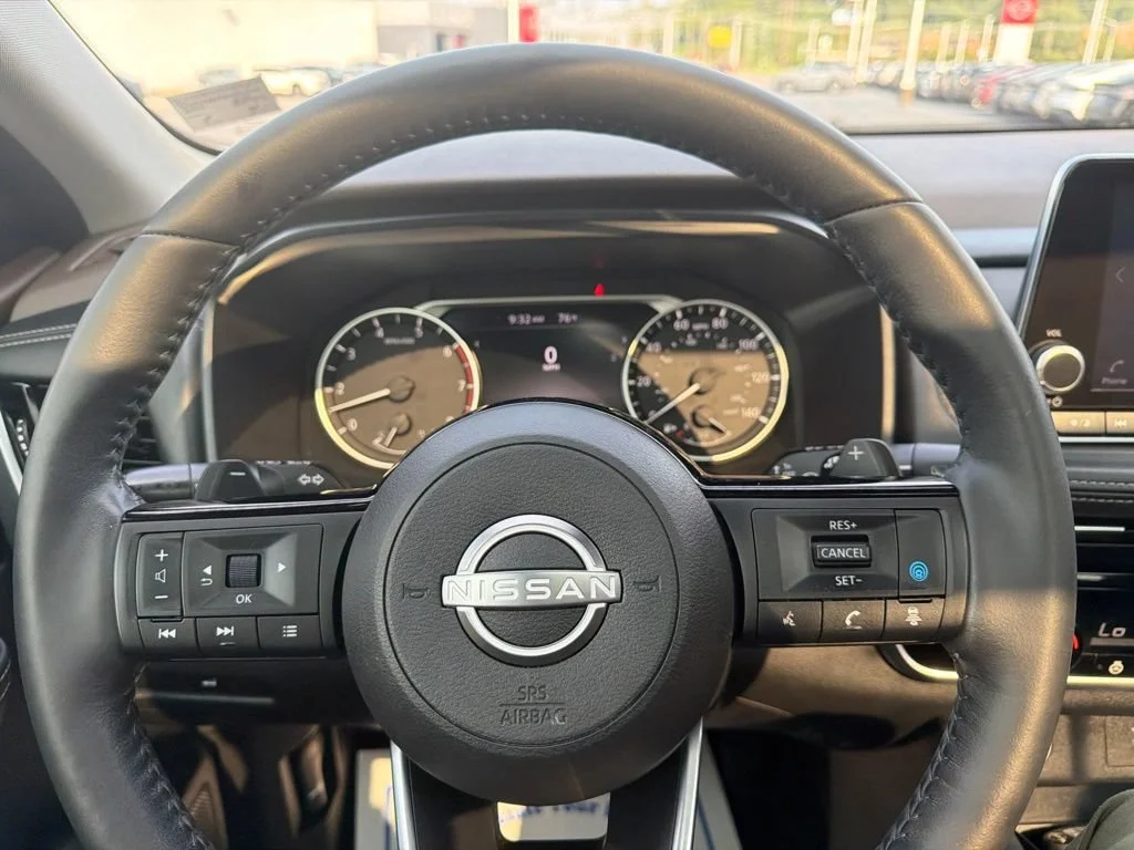 Used 2022 Silver Nissan SV image 19