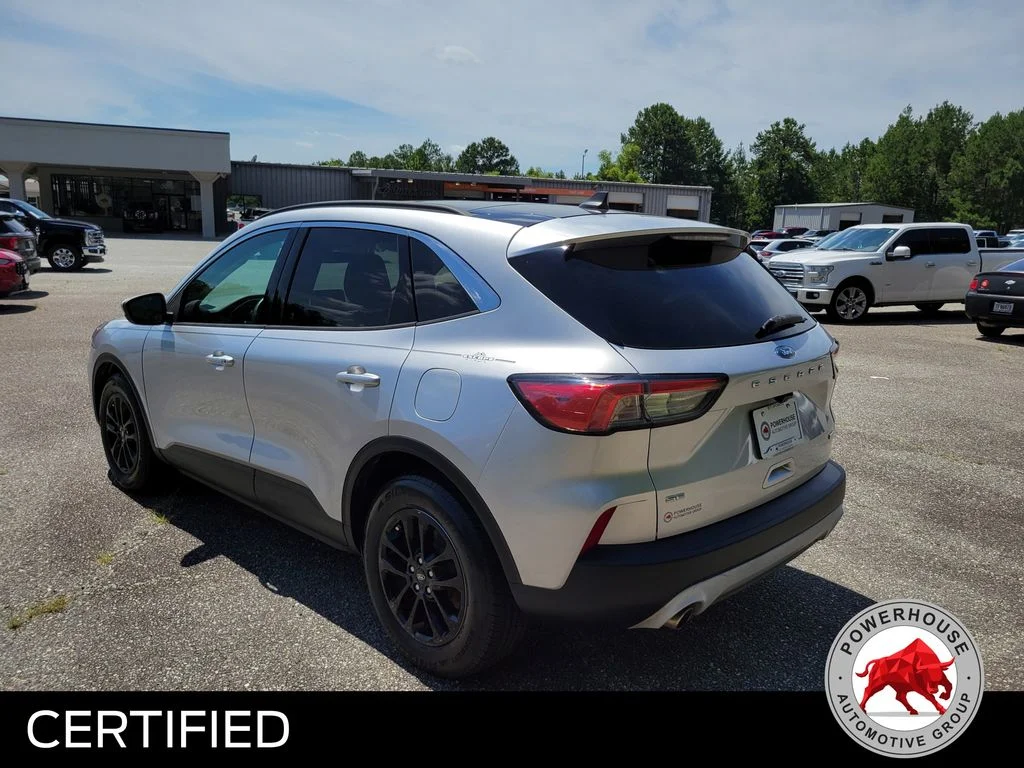 Used 2020 Silver Ford SE image 4