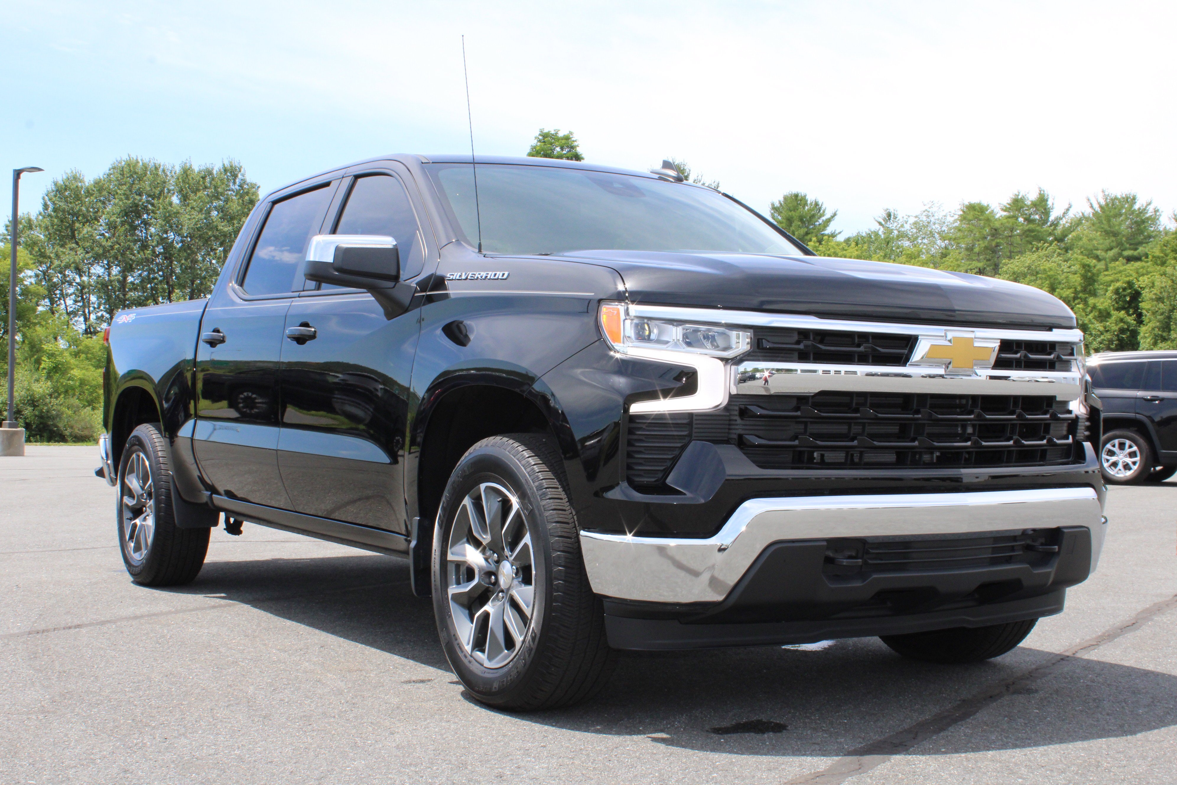 Used 2023 Black Chevrolet LT image 4