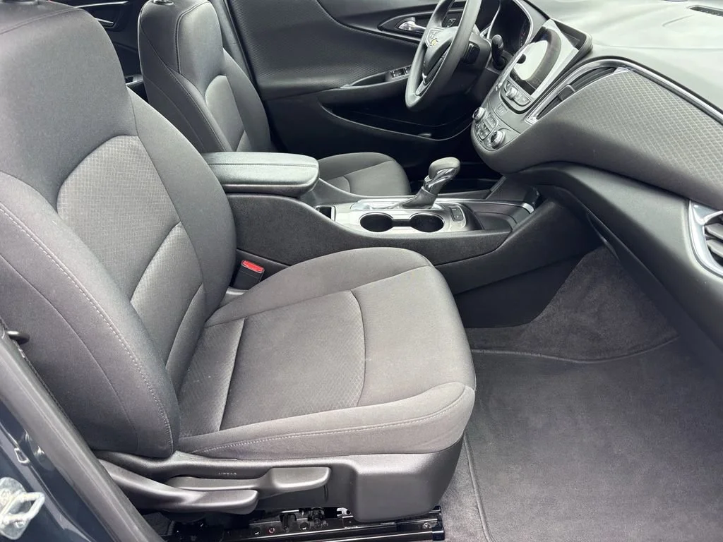 Used 2021 SHADOW GRAY METALLIC Chevrolet LT image 21