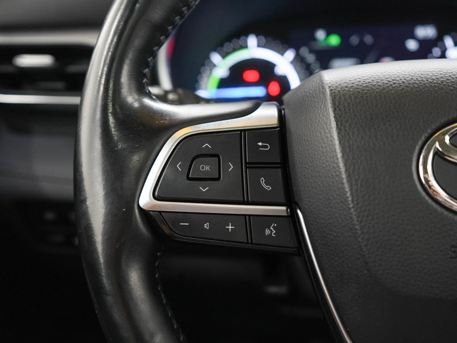 Used 2021 Blue Toyota Hybrid Platinum image 26
