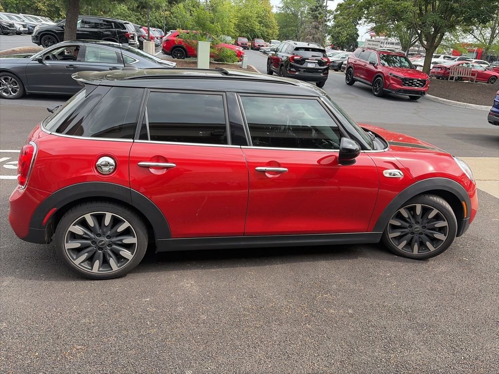 Used 2016 Blazing Red Metallic MINI Base image 8