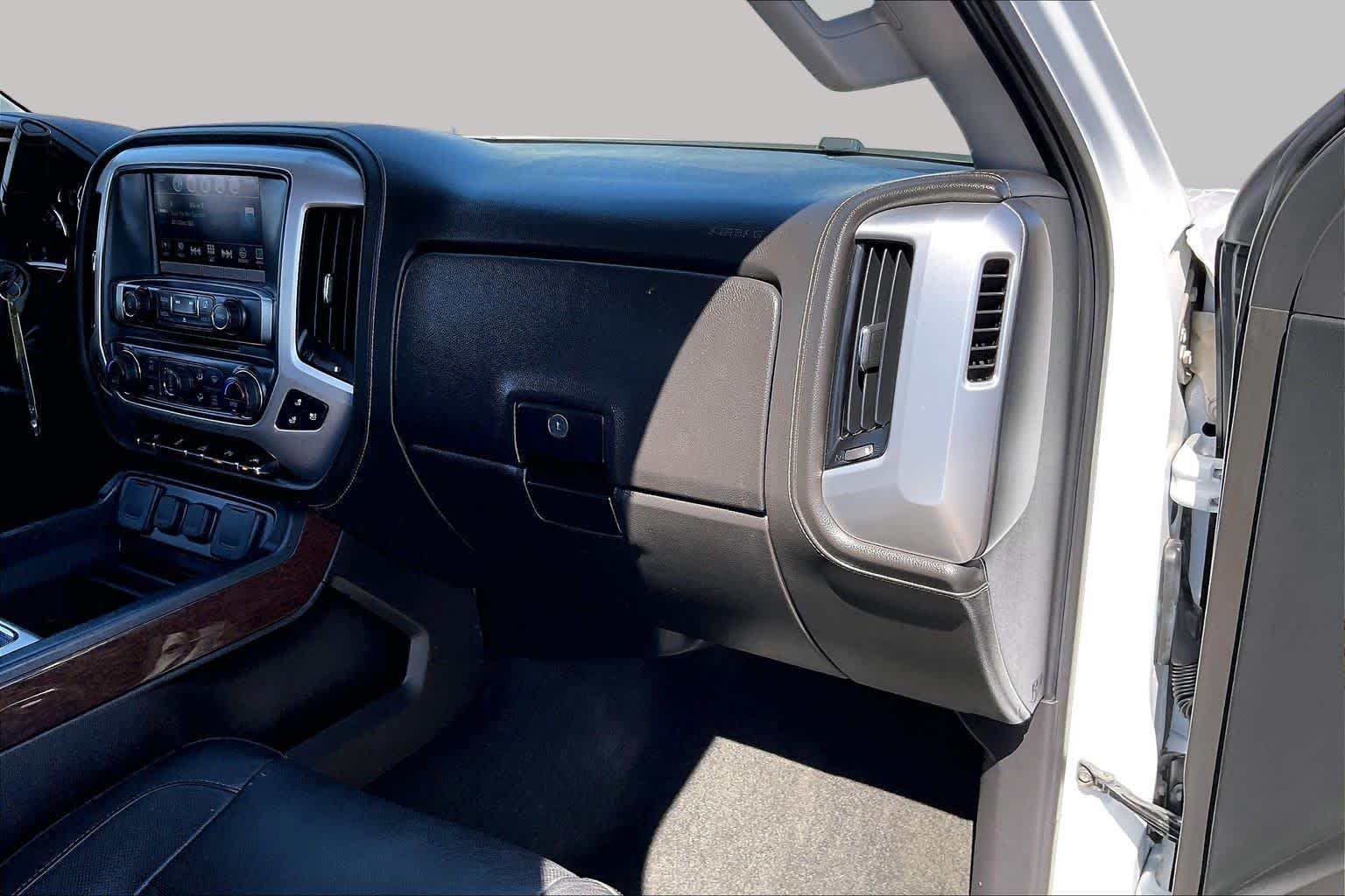 Used 2018 Summit White GMC SLT image 17