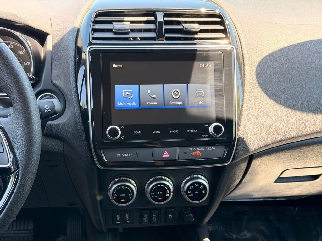 Used 2024 Gray Mitsubishi  image 18