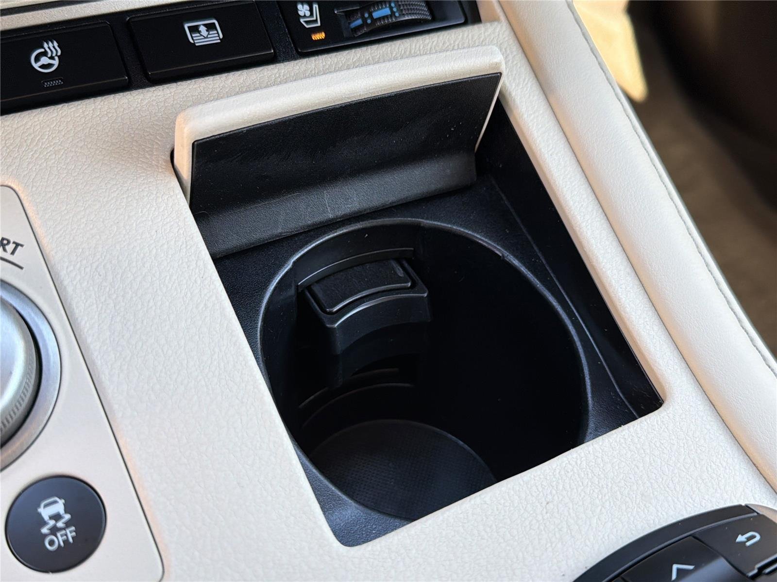 Used 2018  LEXUS  image 9