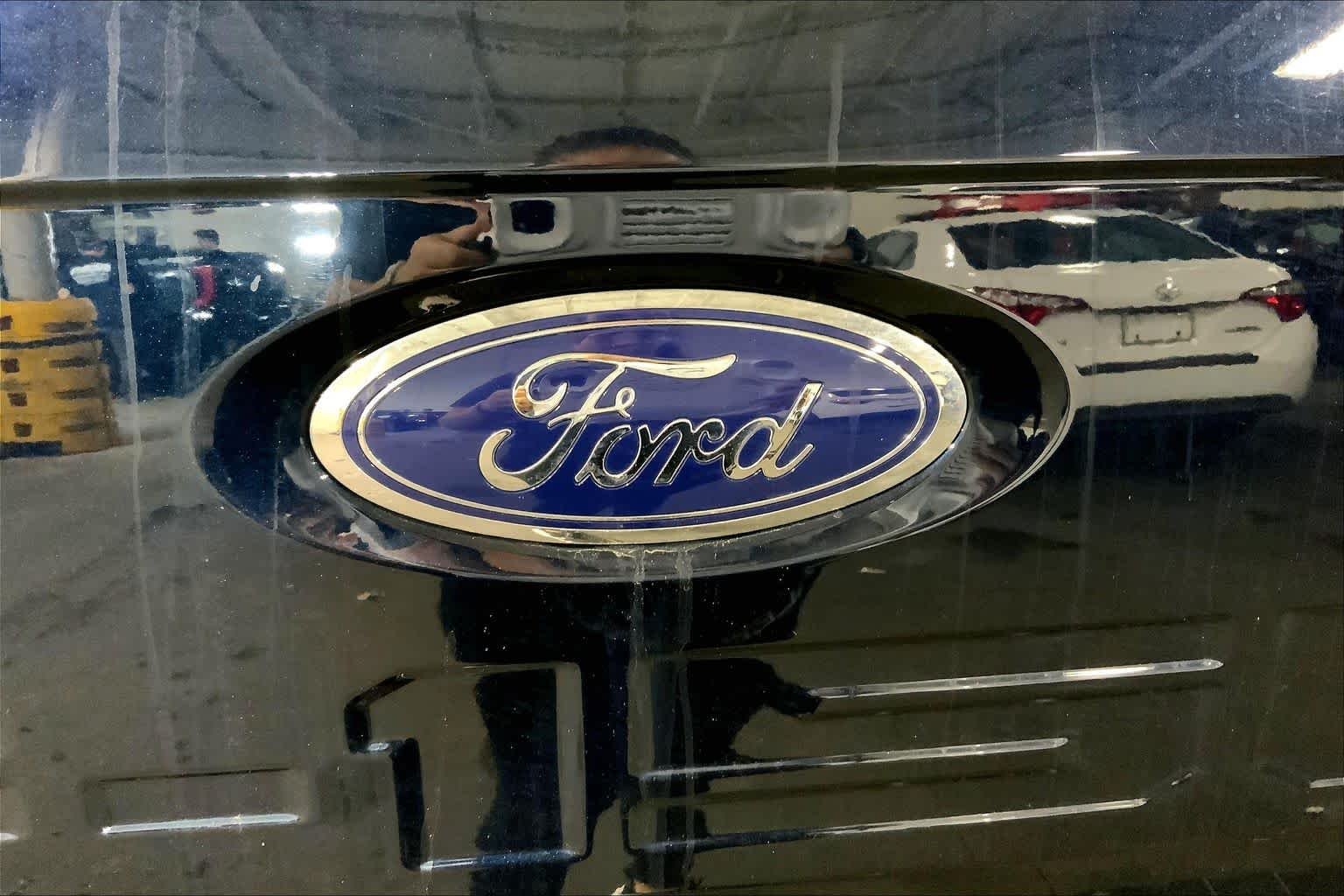 Used 2023 Antimatter Blue Metallic Ford XLT image 26