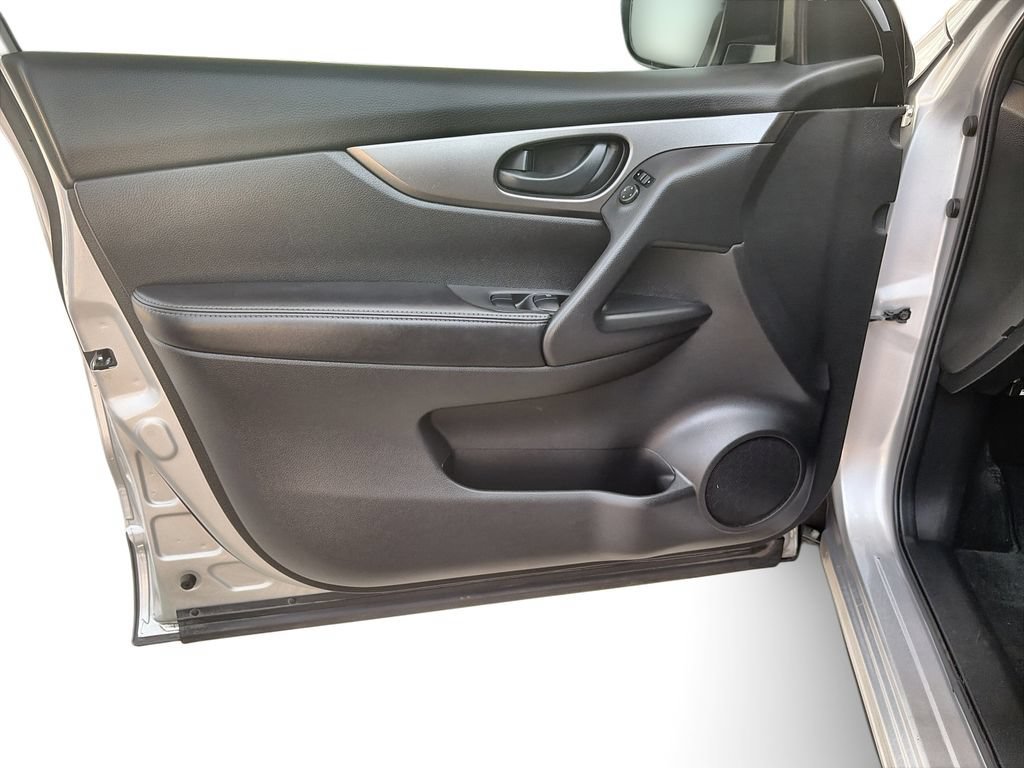 Used 2020 Silver Nissan S FWD Xtronic CVT image 23