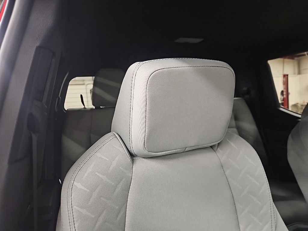 2025 Toyota Tacoma SR5 - Photo 38