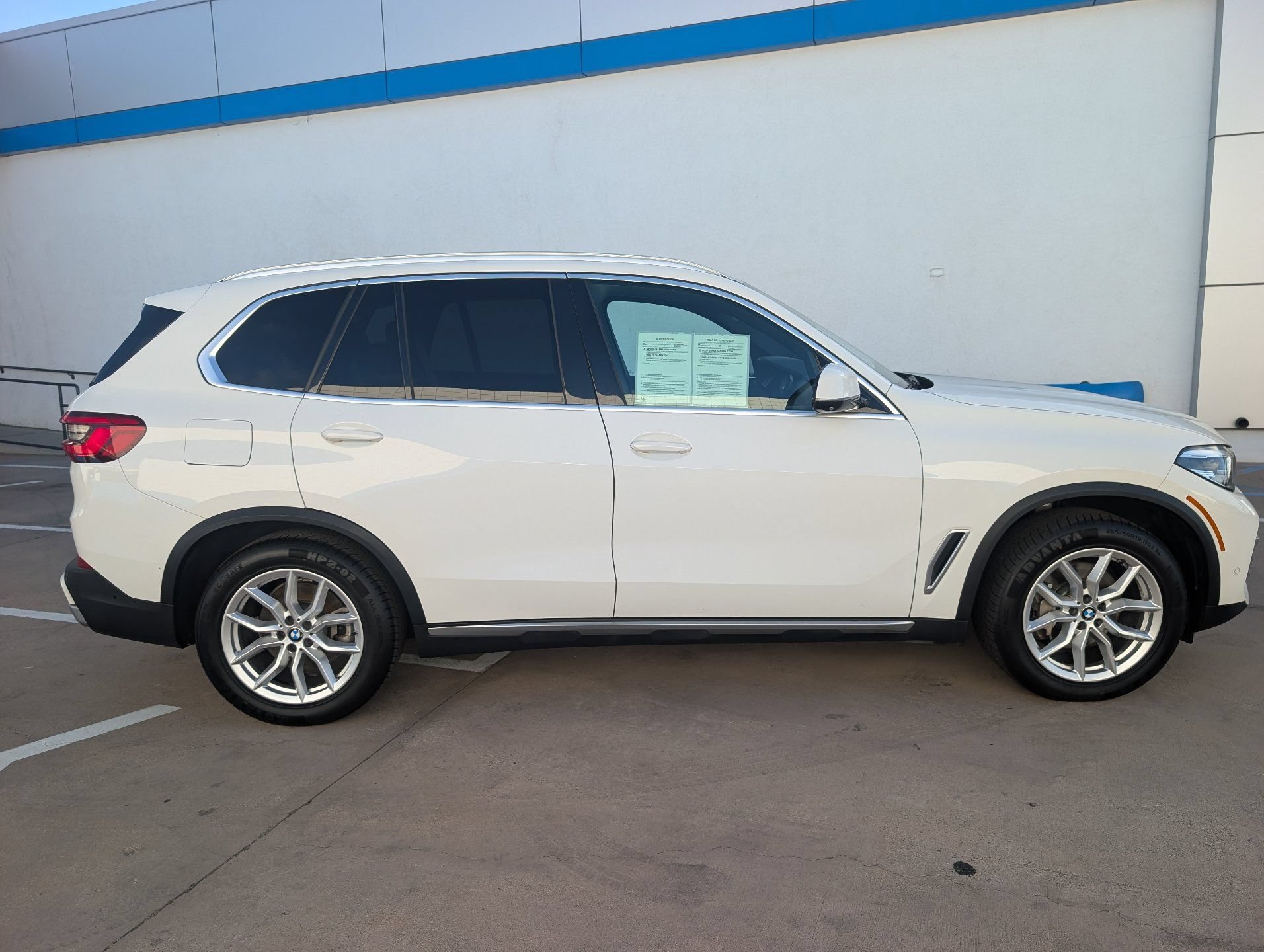 Used 2020 White BMW sDrive40i image 7