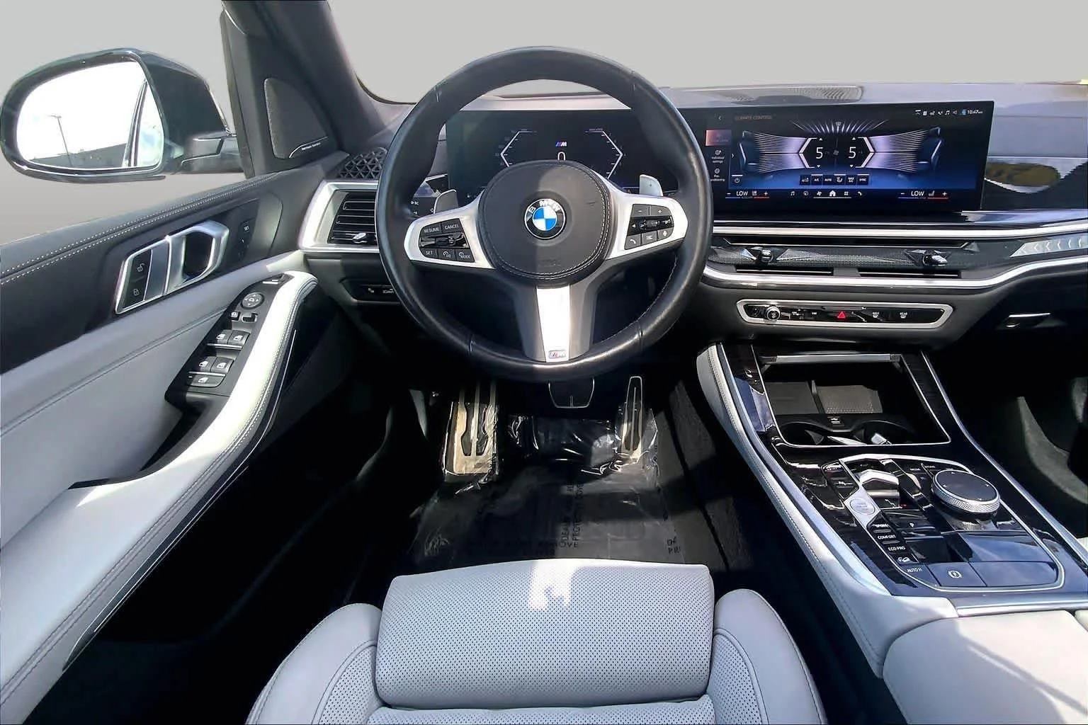 Used 2024 Gray Metallic BMW xDrive40i image 6