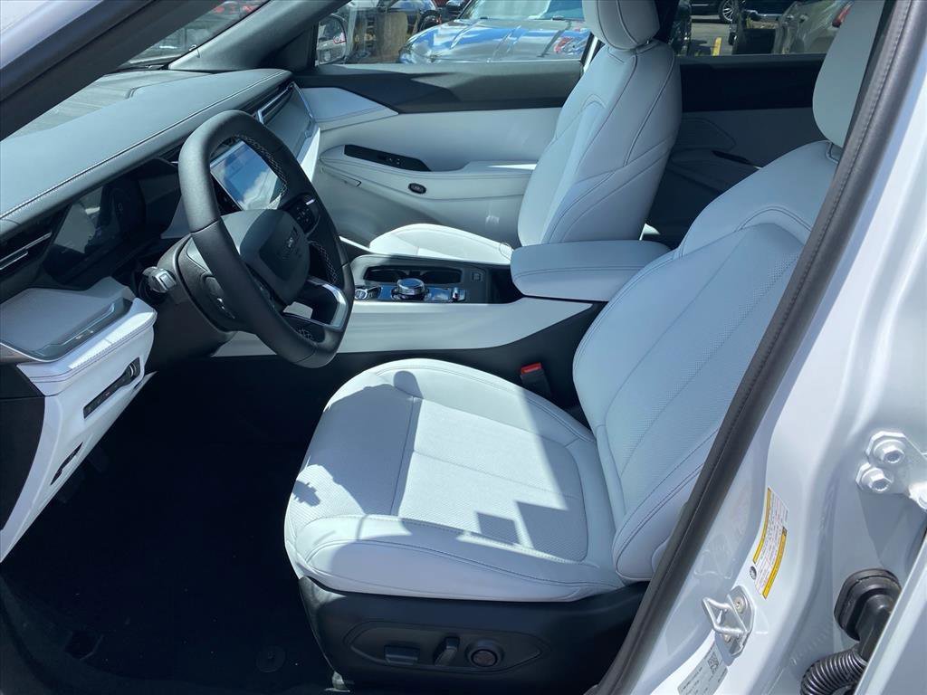 New 2026 Bright White Clearcoat Jeep Limited image 5