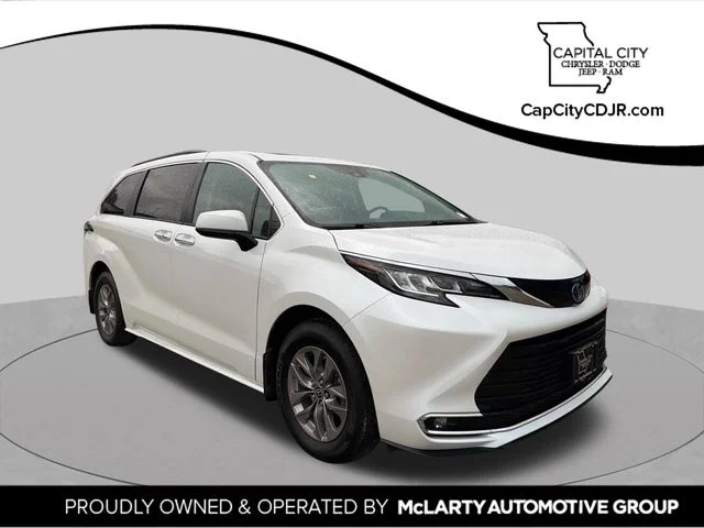 2022 Toyota Sienna XLE