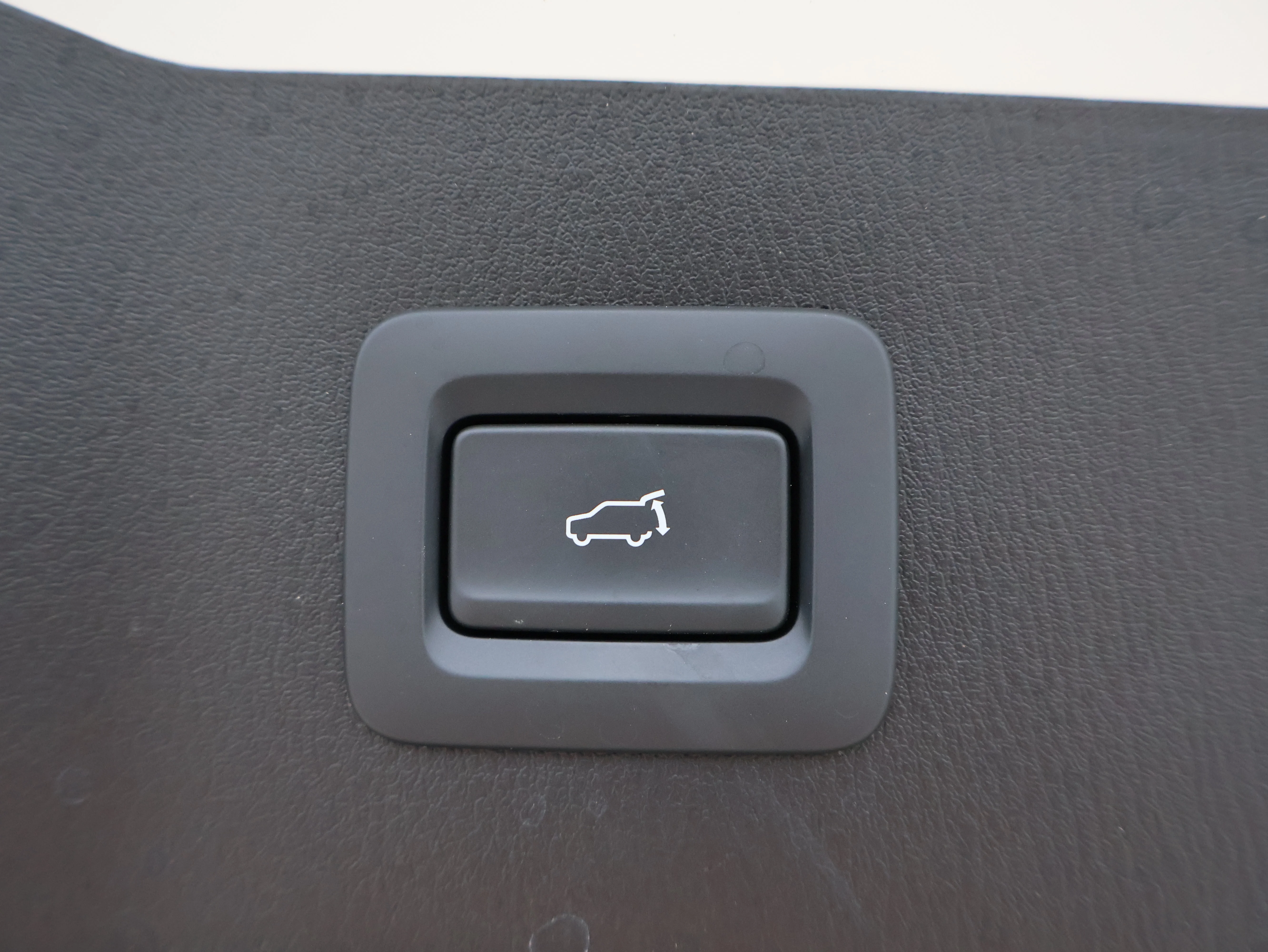 Certified Used 2025 Rhodium White Metallic Mazda 2.5 S Premium Plus Package image 9