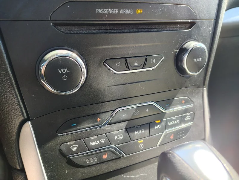 Used 2016 Black Ford SEL image 18