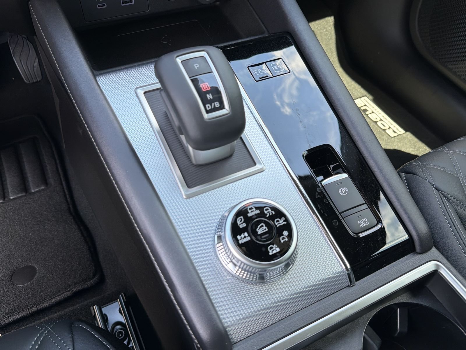 New 2026 Black Nissan Platinum image 9