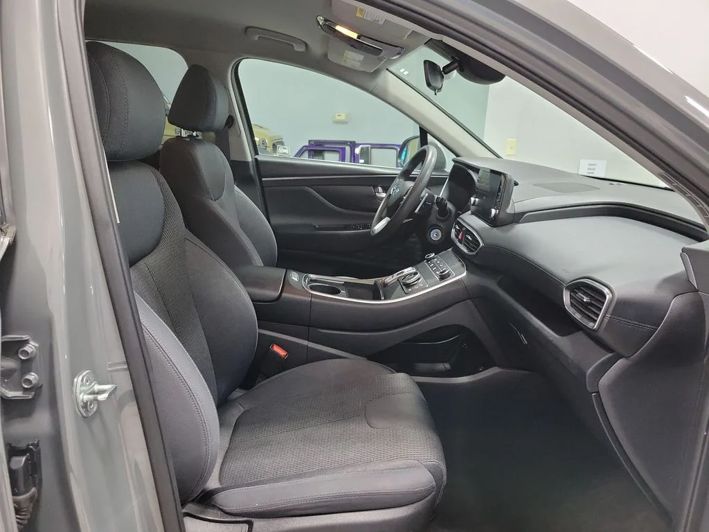 Certified Used 2021 Gray Hyundai SE image 13