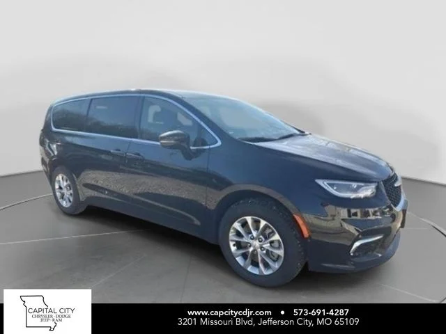 2026 Chrysler Pacifica Select AWD's photo