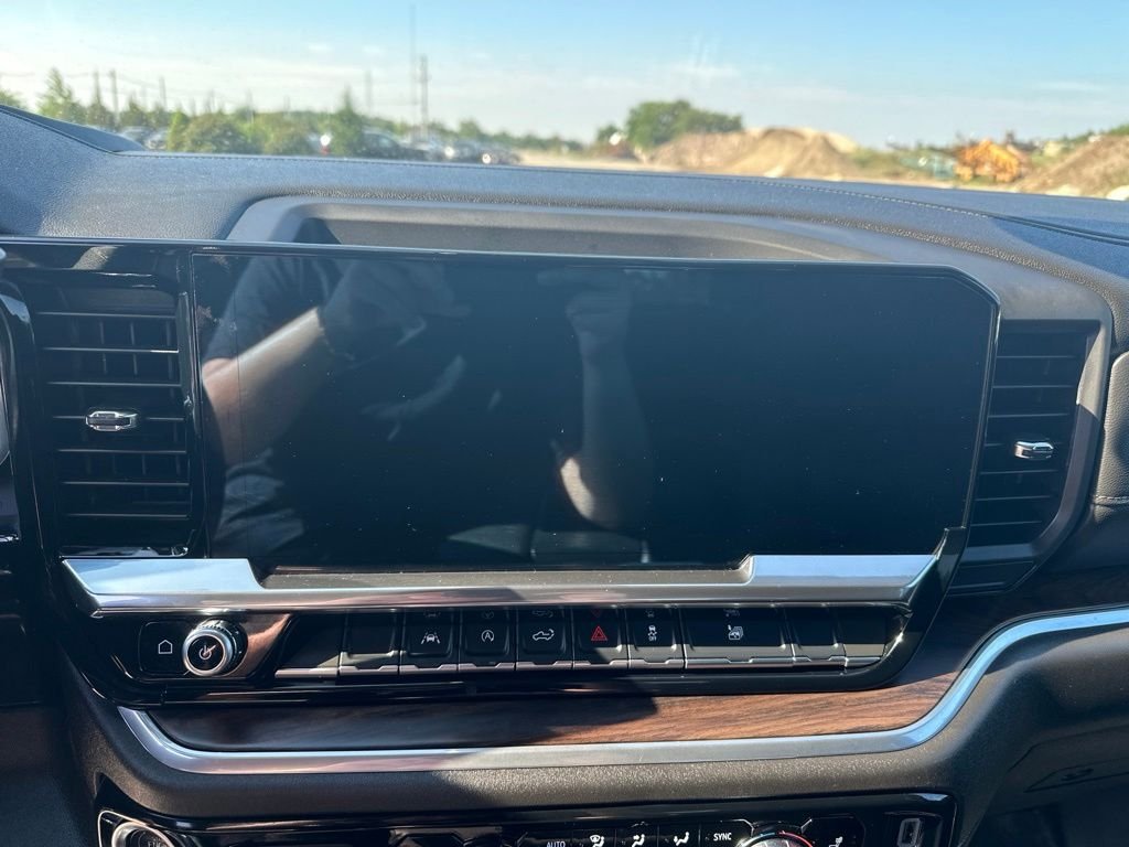 2025 GMC Sierra 1500 SLT - Photo 22
