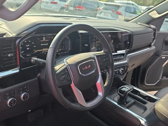 Used 2025 Black GMC SLT image 17