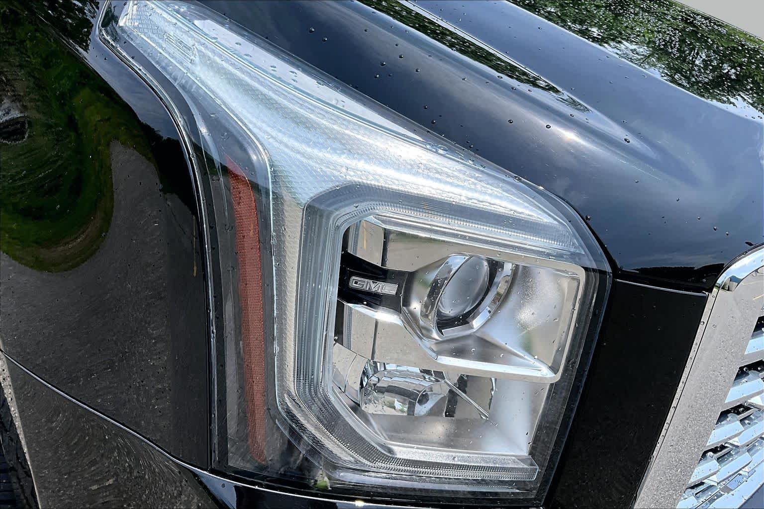 Used 2019 Onyx Black GMC Denali image 27