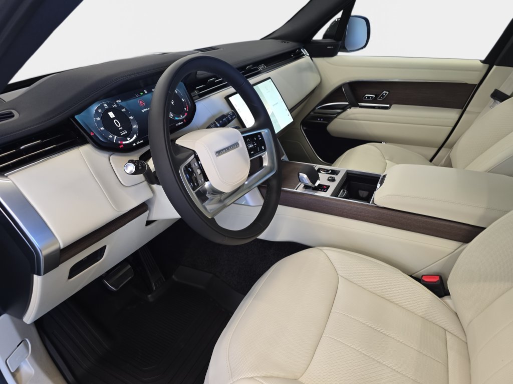 New 2027 Carpathian Grey Land Rover SE image 13