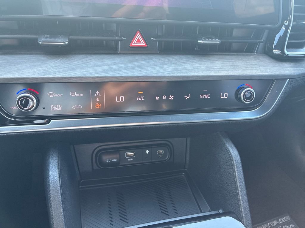 Used 2024 Wolf Gray Kia X-Line image 27