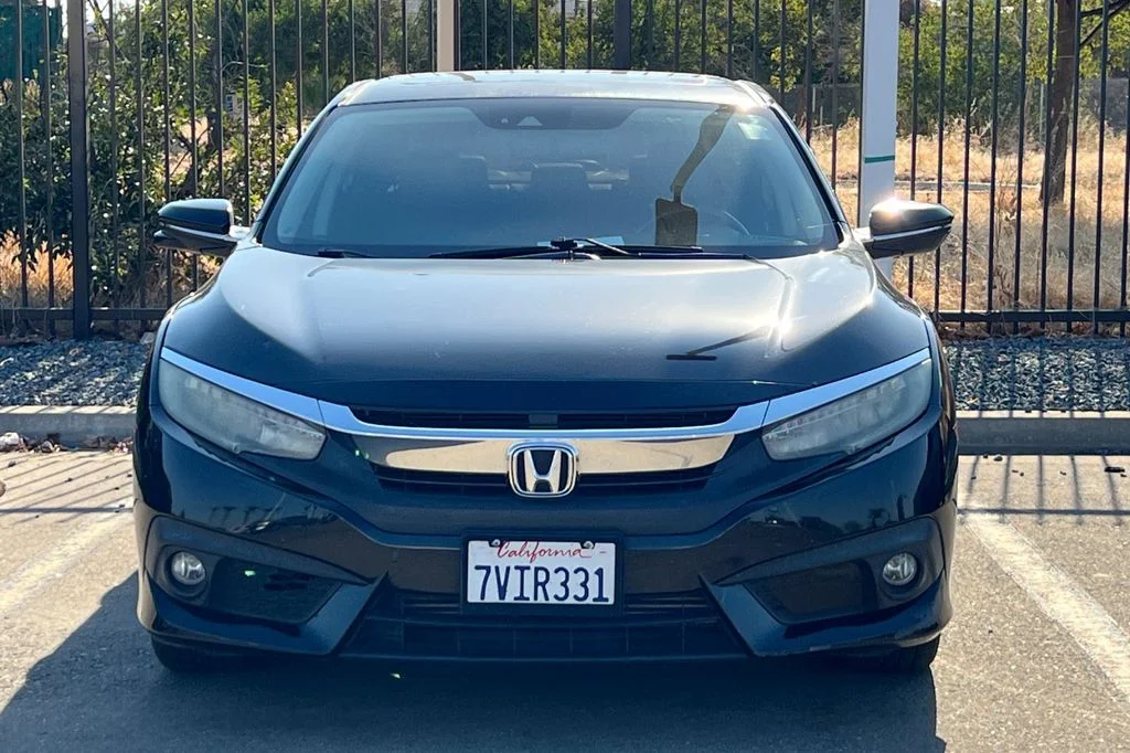 Used 2016 Black Honda Touring image 3