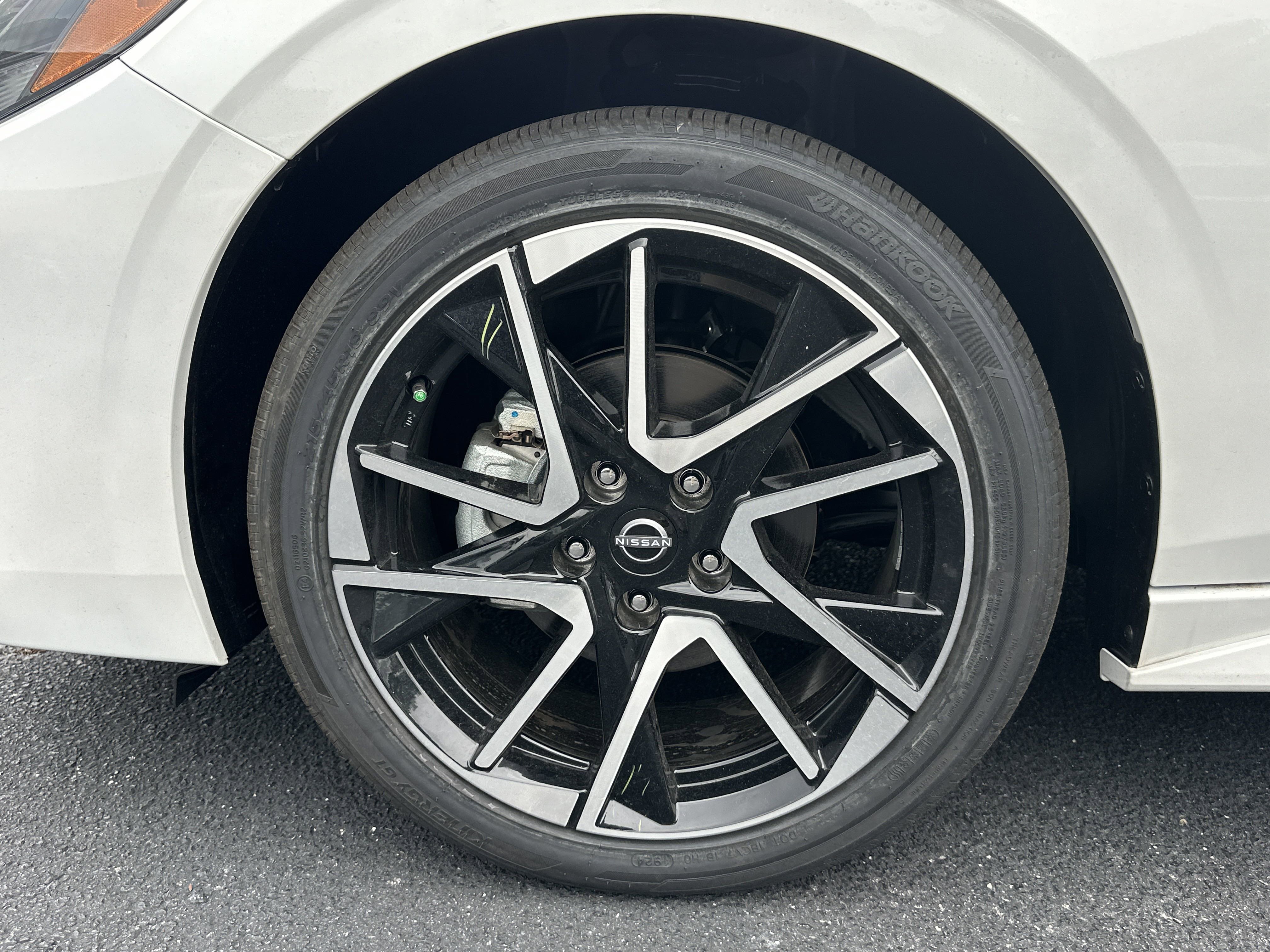 2025 Nissan Sentra SR - Photo 12