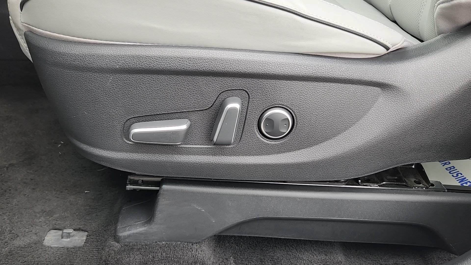 Used 2025 Typhoon Silver Hyundai SEL image 8