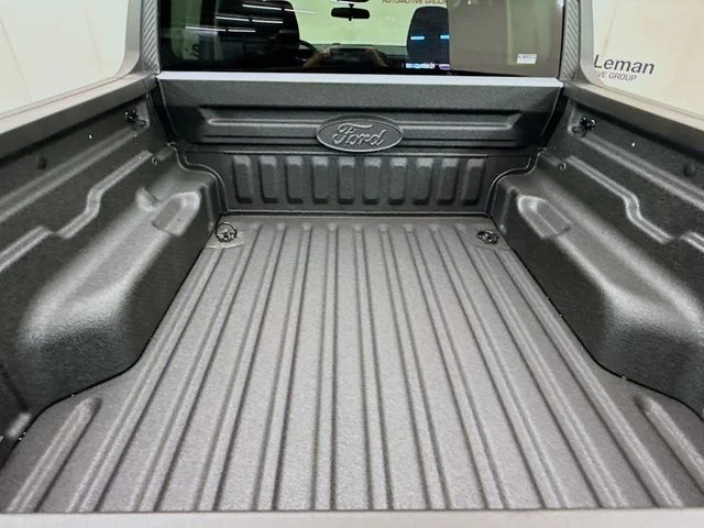 New 2026 Space White Metallic Ford XLT image 24