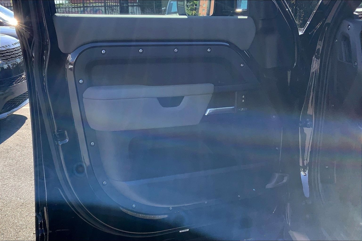 New 2026 Santorini Black Land Rover X-Dynamic SE image 10